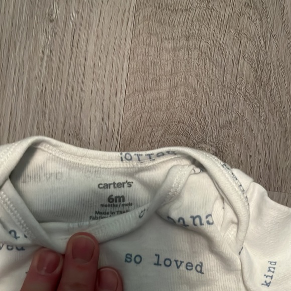 Carters 6 months onesies - Picture 3 of 3